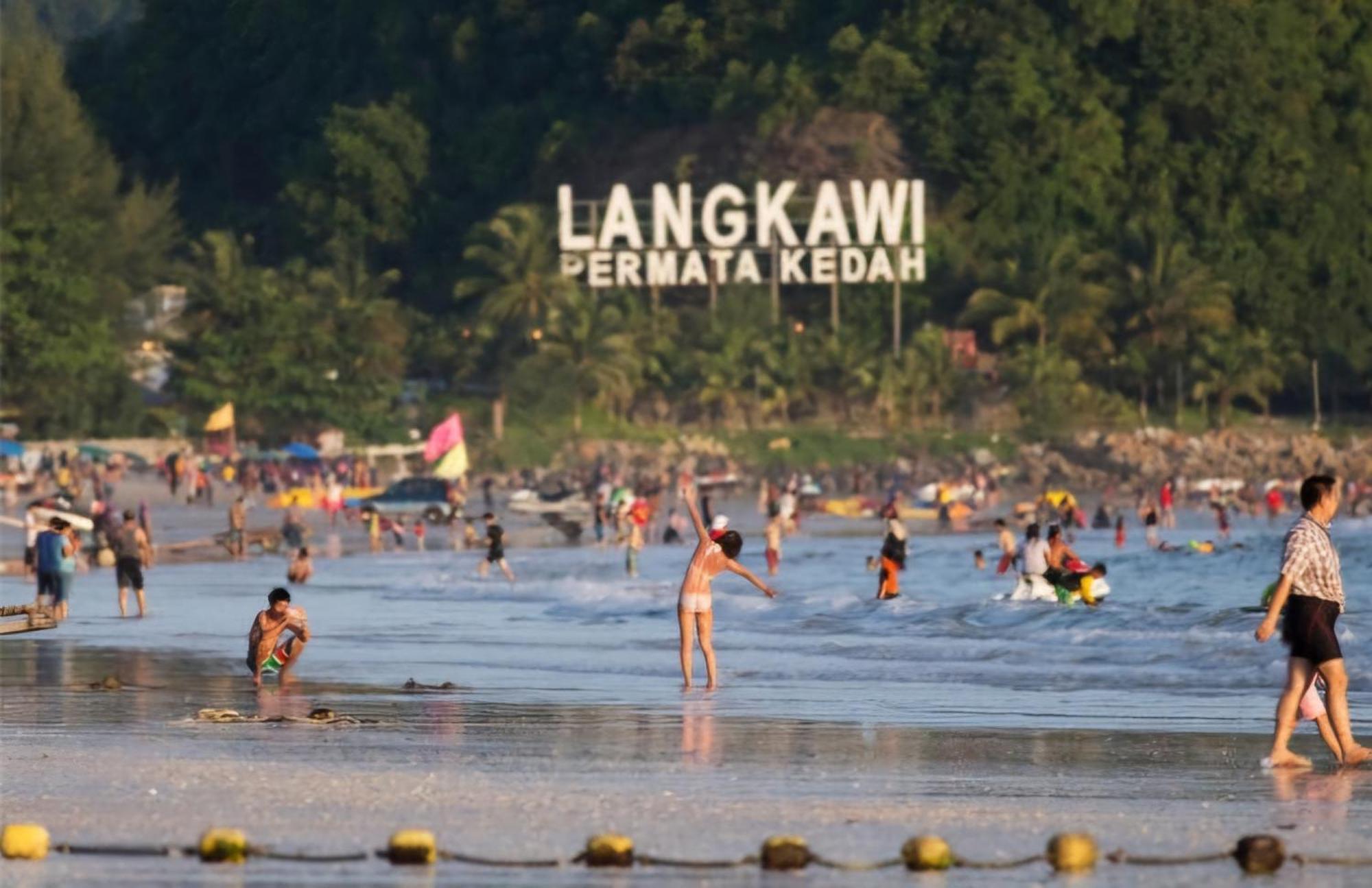 Lagenda Resthouse Cenang Beach 珍南海滩 外观 照片